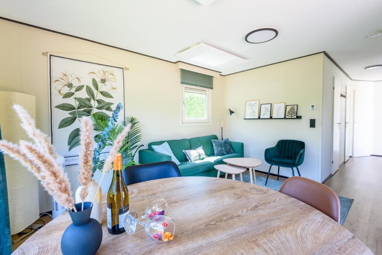 Gezellig Chalet Aan De Veluwse Bosrand プッテン エクステリア 写真