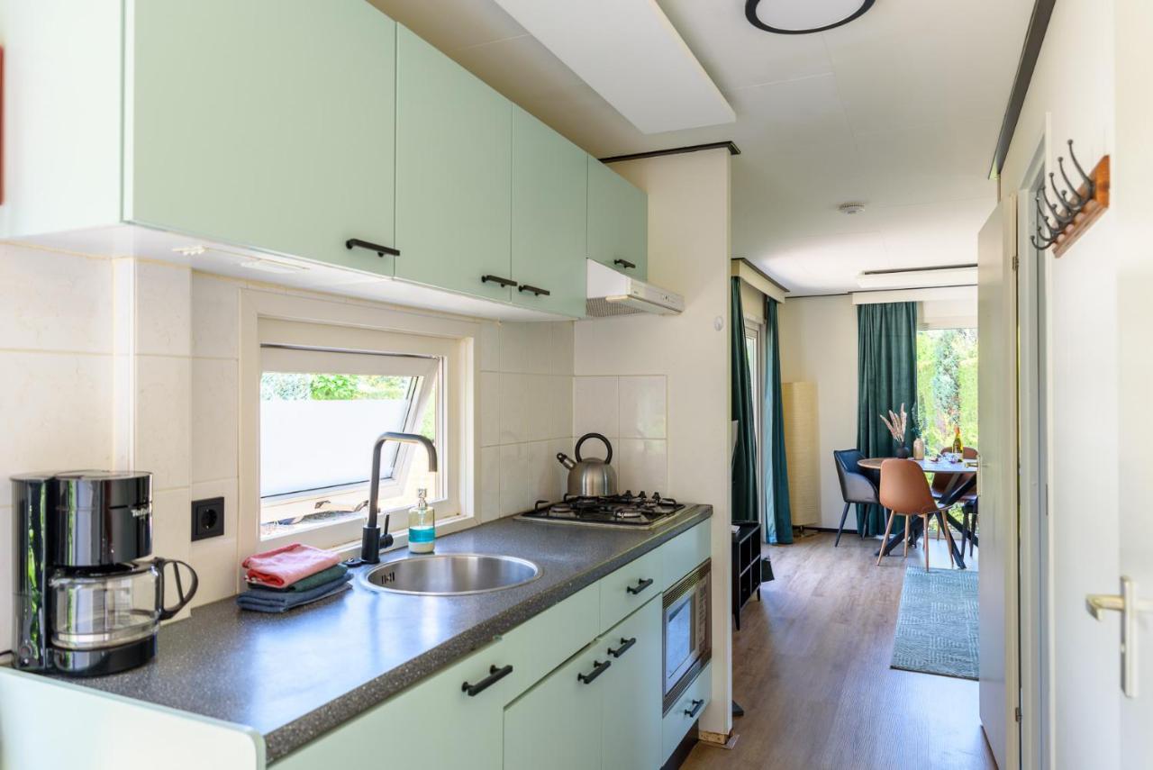 Gezellig Chalet Aan De Veluwse Bosrand プッテン エクステリア 写真